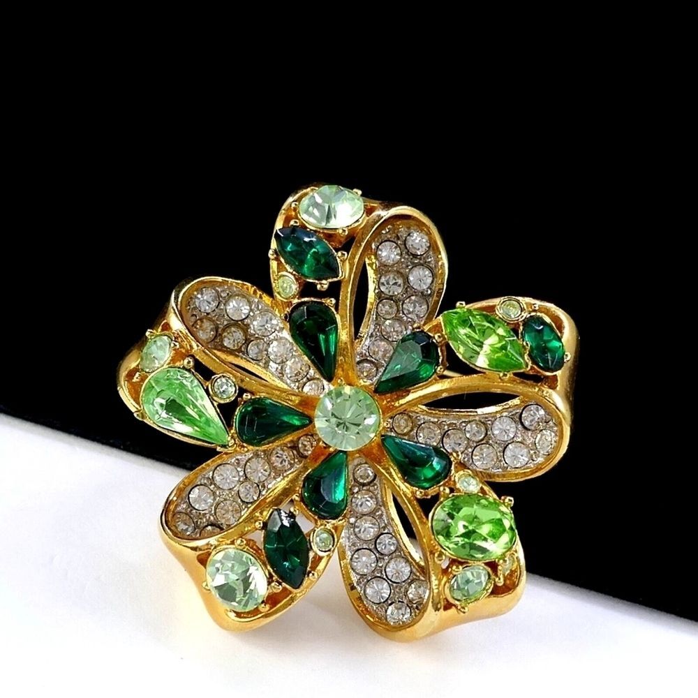 NOLAN MILLER EMERALD-GREEN CRYSTAL RHINESTONE RIBBON BOW GOLD-PLATED PIN BROOCH